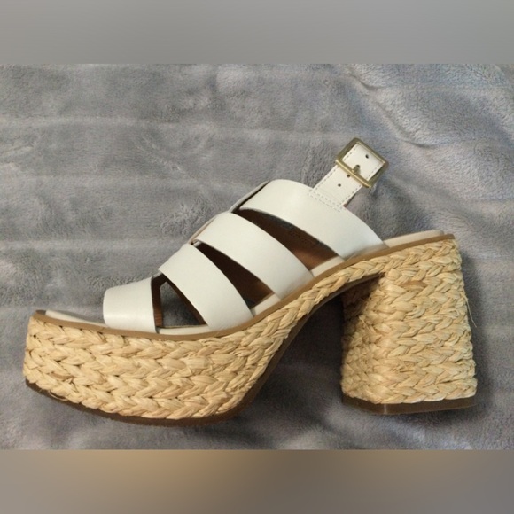 Lisa Vicky Just Strappy Platform White Sandals Size 8.5 M - Picture 11 of 12
